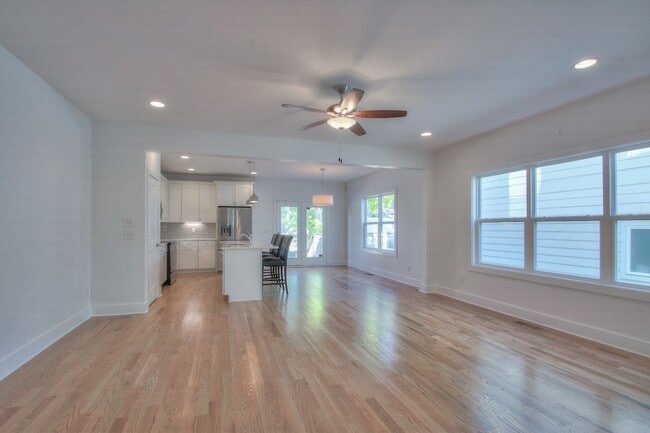 Building Photo - 1710 Nubell St