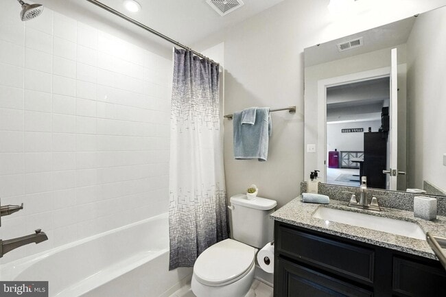 Building Photo - 2283 River Birch Rd