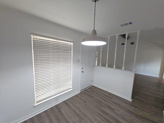 Building Photo - 3810 R V Mayfield Dr