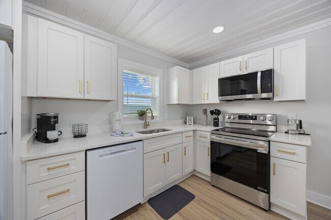 Building Photo - 4501 N Ocean Blvd