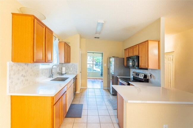 Building Photo - 1906 Castaway Dr