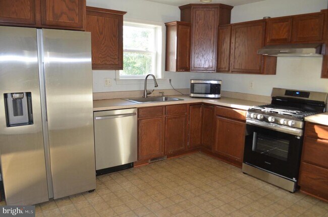 Building Photo - 12113 Fallen Timbers Cir