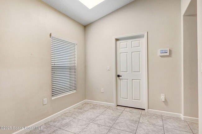 Building Photo - 4000 Harvest Cir