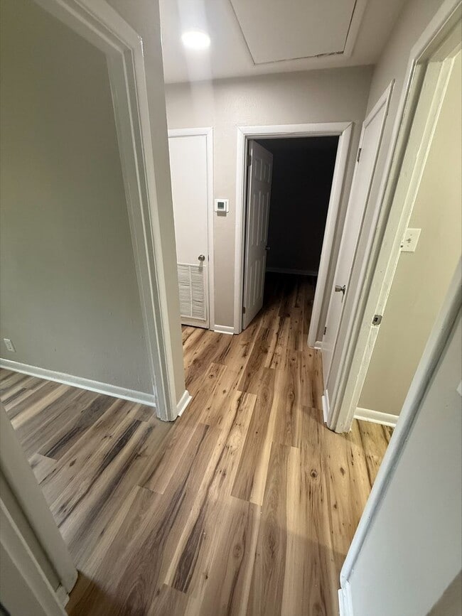 Building Photo - Updated 2 Bedroom in Brainerd! New Floorin...