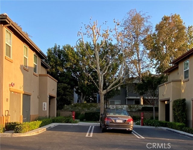 Building Photo - 17871 Shady View Dr