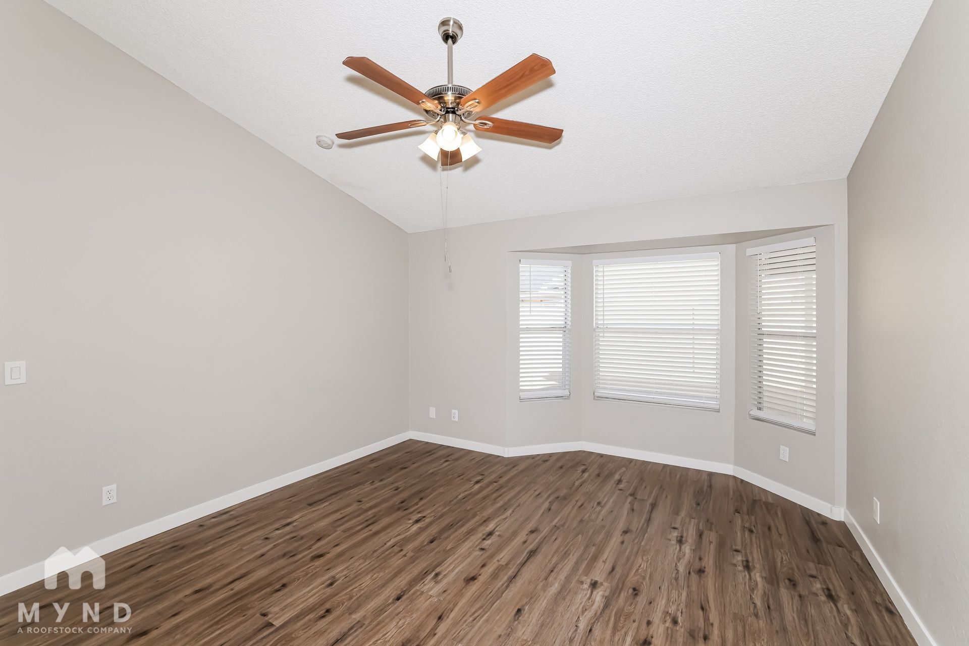 Building Photo - 3432 E Tonto Ln