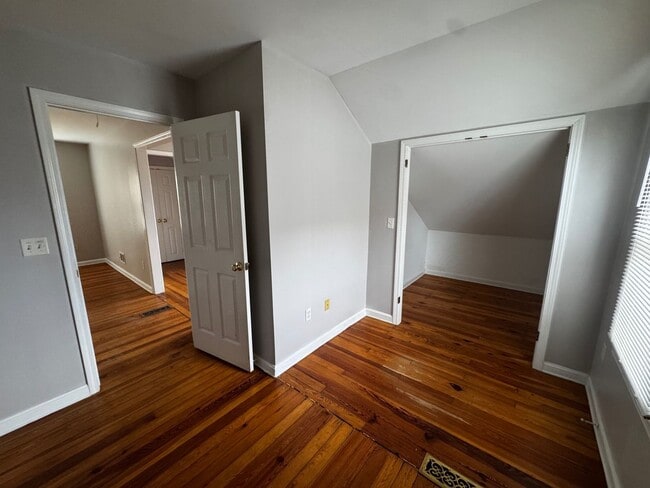 Building Photo - 5103 Gifford Ave