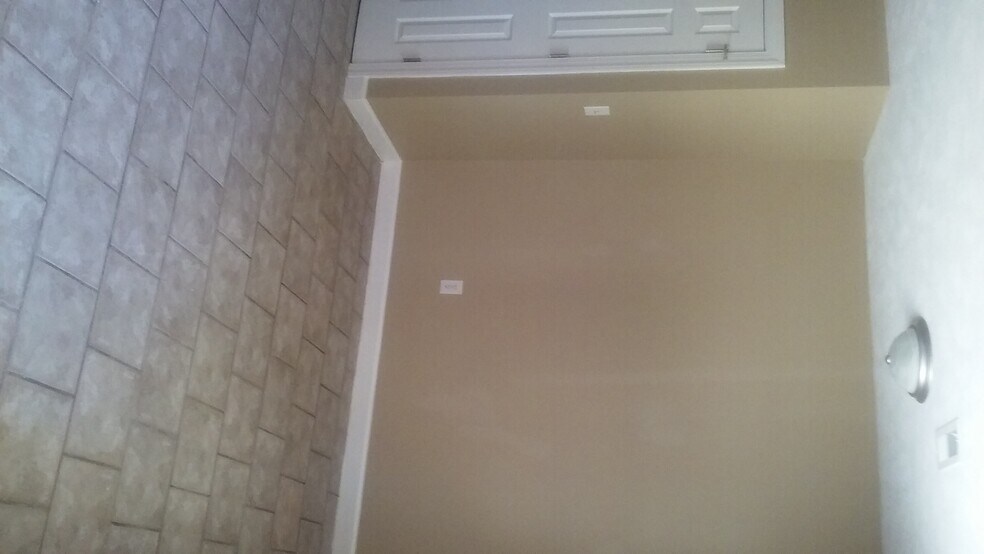 Building Photo - 1606 Denim Dr