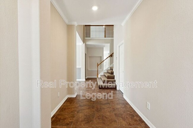 Building Photo - 1805 Sumac Dr