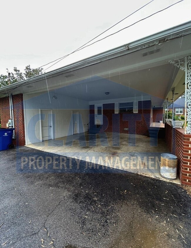 Building Photo - Charming Ranch-Style Home in the Heart of ...