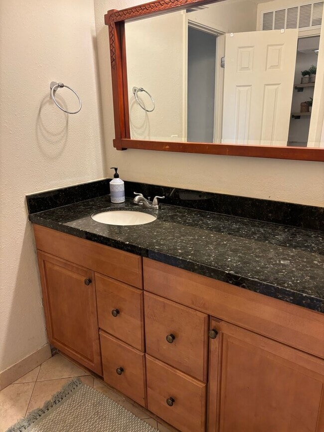 Building Photo - AVAILABLE NOW. Electric included. Furnishe...