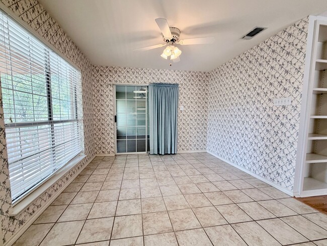 Building Photo - 219 Oak Hill Dr