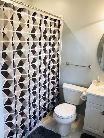 Building Photo - 118 Sebrell Ave