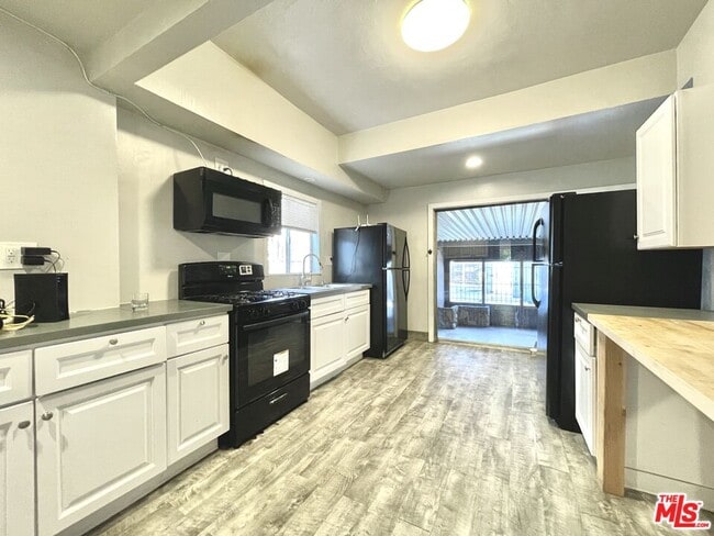 Building Photo - 1196 W 36th St