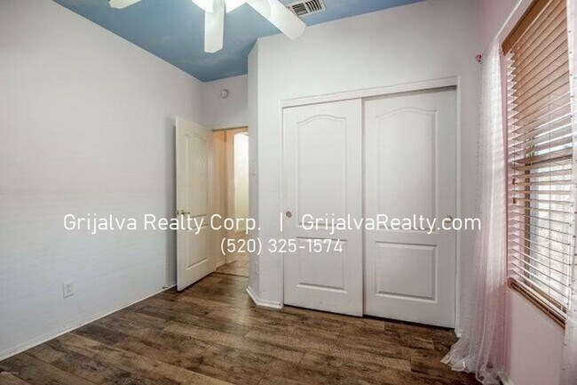 Building Photo - Lovely Newer 3 Bedroom, 2 Bath House for R...