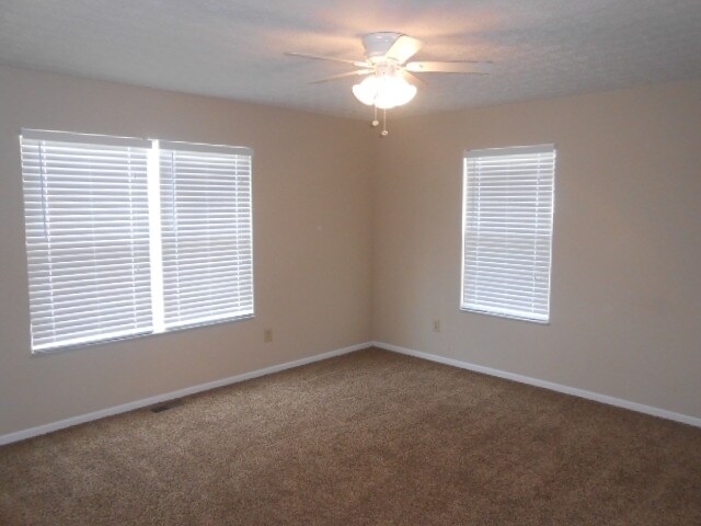 Building Photo - 206 Aston Ct