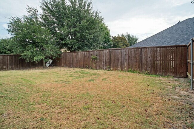 Building Photo - Spacious & Charming Home in Desirable Savannah Community