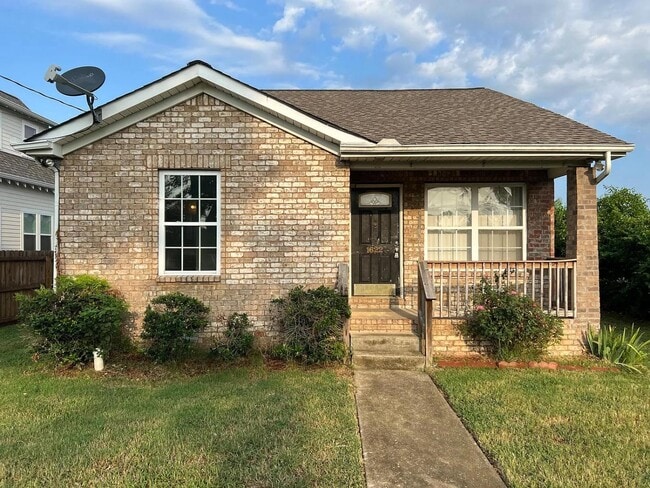 Primary Photo - 1622 25th Ave N