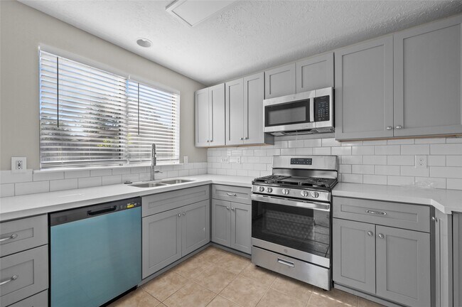 Building Photo - 16167 Golden Sands Dr