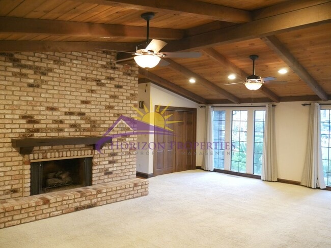 Building Photo - Spacious 4 Bed 4 Bath 2,954sqft Single Family Home in Carmichael