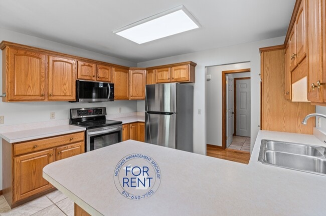Building Photo - 3263 Silverwood Dr