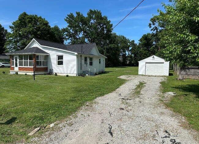 Building Photo - Charming Prospect Cottage with Spacious Yard