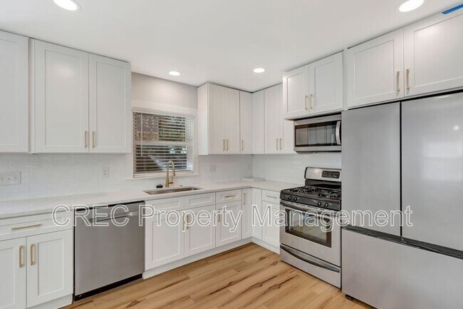 Building Photo - 1757 Skinner Ave