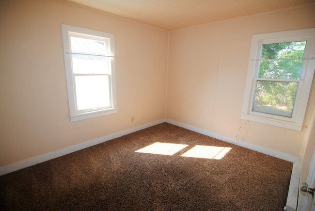 Building Photo - Charming 3 Bedroom, 2 Bath House For Rent!!