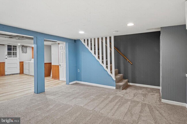 Building Photo - 1621 Thetford Rd