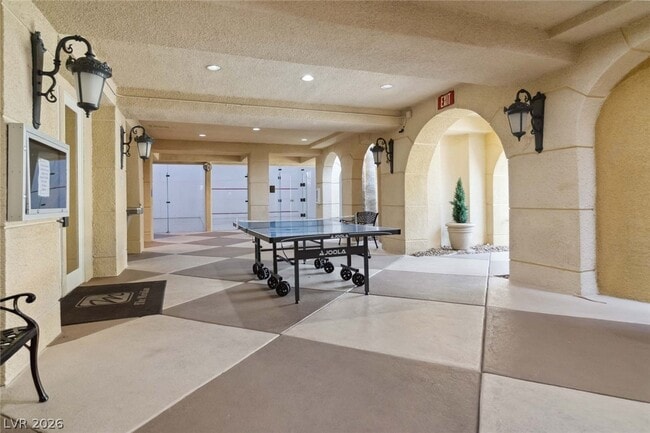 Building Photo - 210 E Flamingo Rd