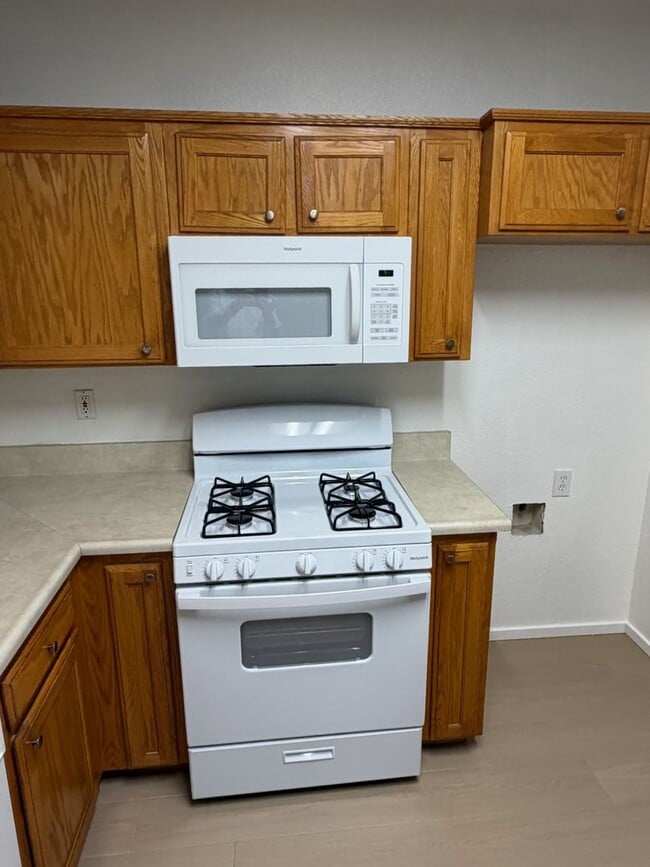 Building Photo - 1303 Vine St