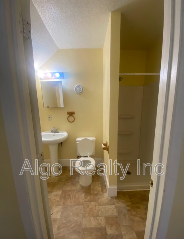 Building Photo - 2117 N Ilion Ave