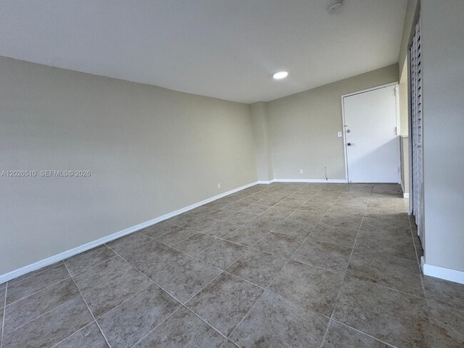 Building Photo - 401 Golden Isles Dr