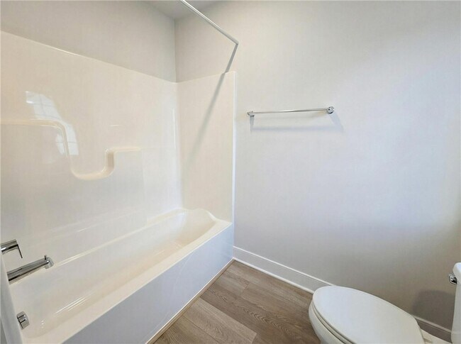 Building Photo - 305 Frederick Wy