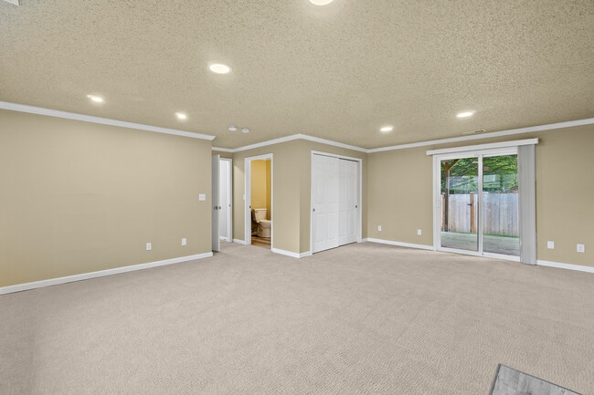 Building Photo - 6021 98th St NE