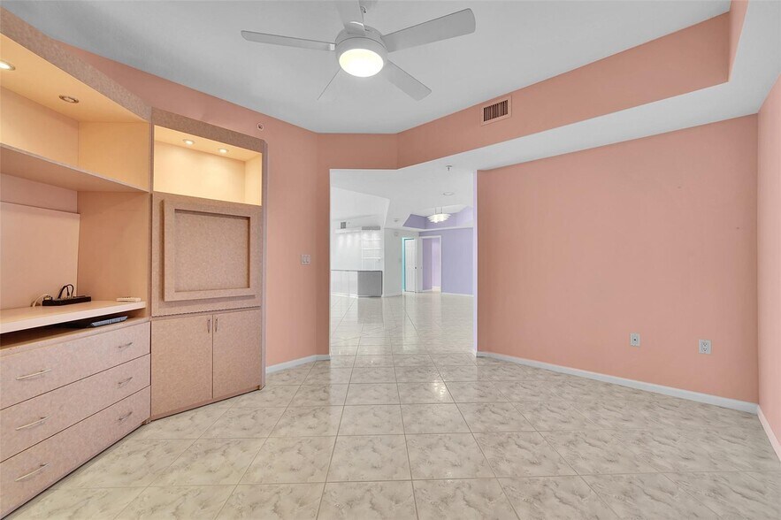 Building Photo - 6001 N Ocean Dr
