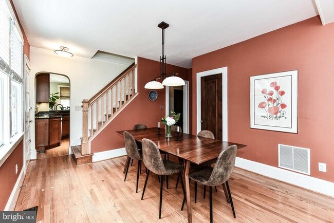 Building Photo - 904 Park Ave