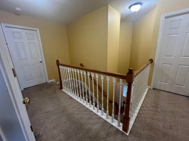 Building Photo - 565 Batty Way