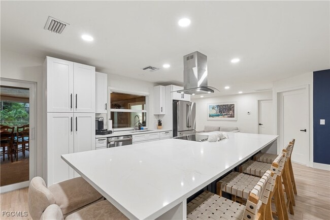 Building Photo - 2412 La Salle Ave