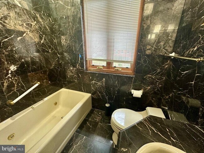 Building Photo - 3007 Oliver St NW