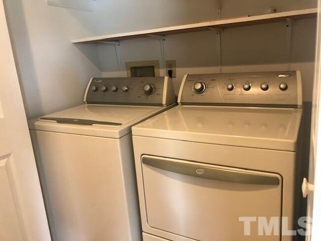 Building Photo - 222- Hanover Place Bev Roberts Rentals and...