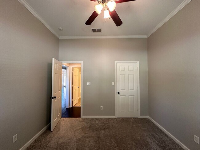 Building Photo - Stunning 4 Bed 3 Bath Home in WHISD!