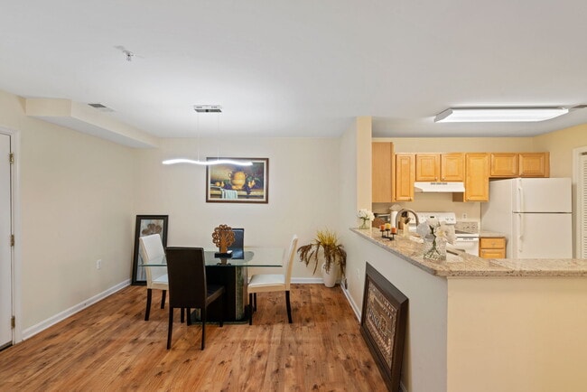 Building Photo - 501 Garrison Woods Dr