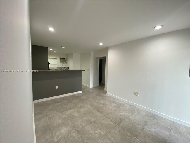 Building Photo - 1351 NW 45th St