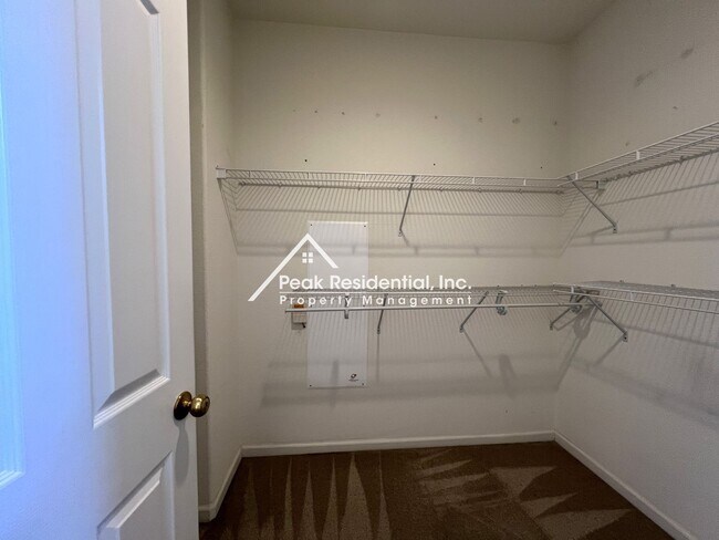 Building Photo - North Natomas 3bd/2.5ba House with 2 Car Garage