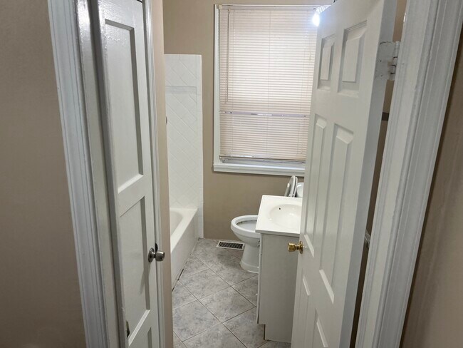 Building Photo - 44X Random Rd