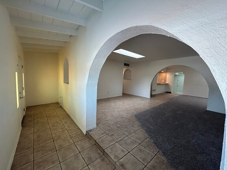 Building Photo - 3062 N 42nd Ave