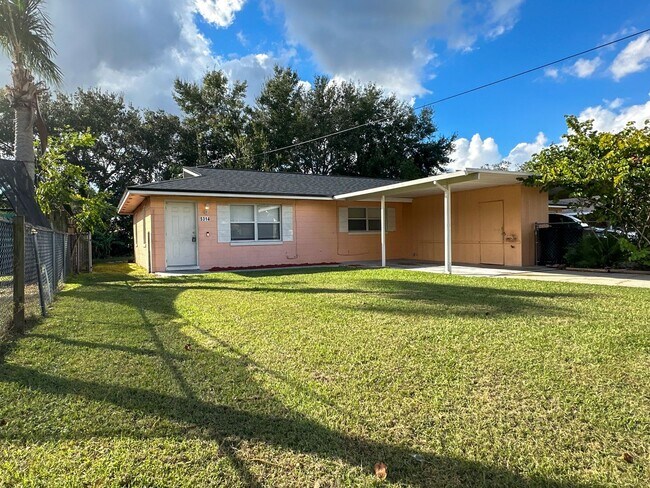 Primary Photo - Fully Fenced Privacy in Orlando – Stylish ...