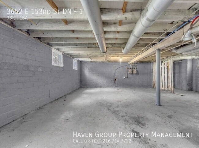 Building Photo - 3652 E 153rd St