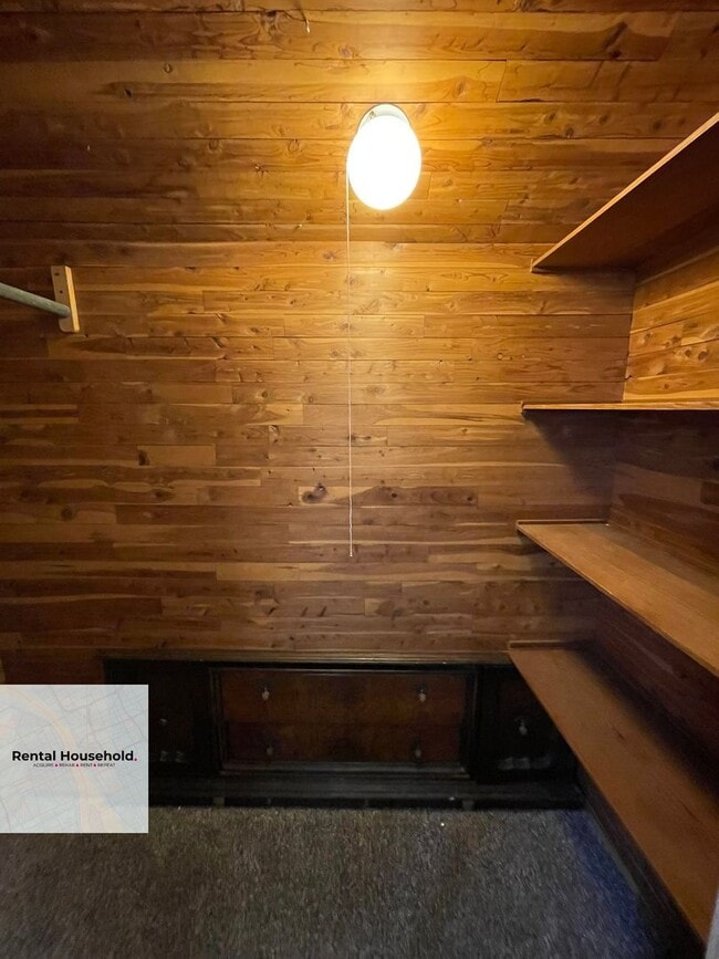 Building Photo - Dream Bungalow Awaits: Space, Style & Serenity!~ $1400